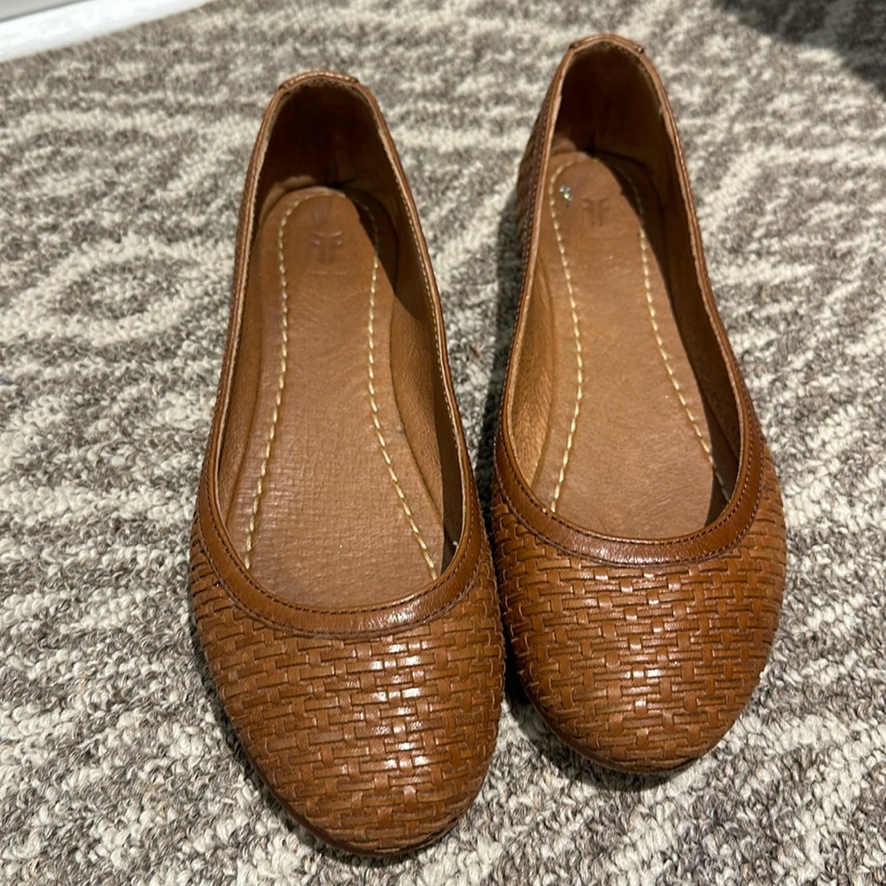 Frye flats